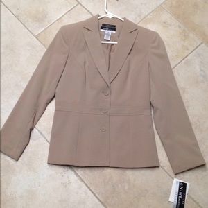 NWT blazer jacket sz 4P, nine and company